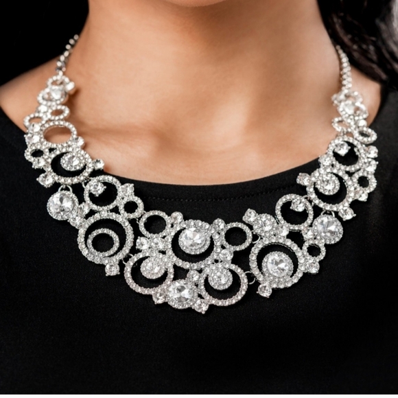 The Jennifer Signature Series Z2203 Necklaces & Gorgeous Earrings - Picture 2 of 3